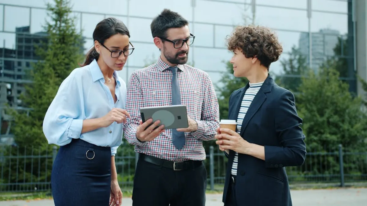 How to Build Topical Authority With Content Hubs