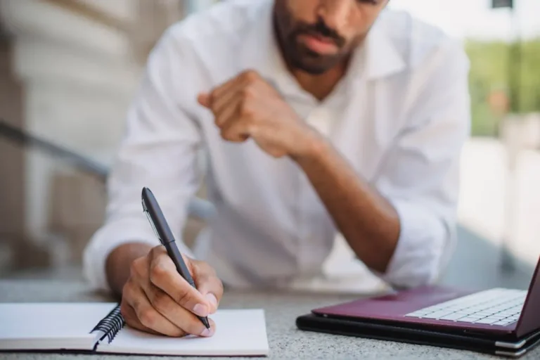 How to write about factsreader.com in a way that builds trust
