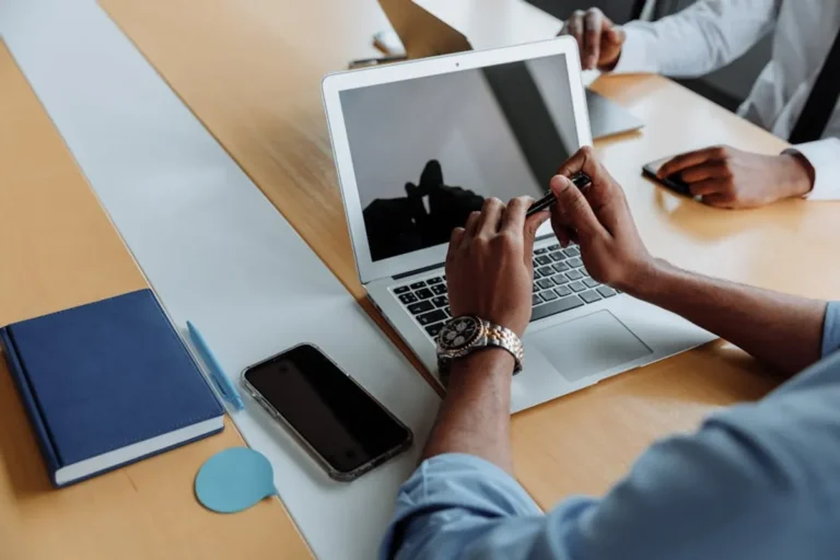 How voomixi.com fits into the wider online communities and forums conversation
