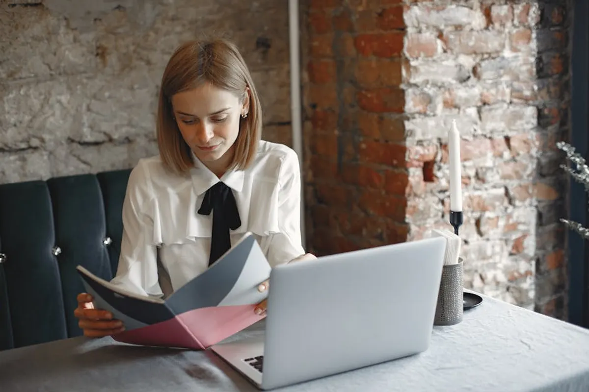 Sareecaptions Review: What It Is, Features, Safety, and Alternatives